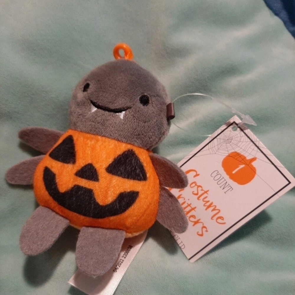 Target Spider Pumpkin clip keychain purse charm new